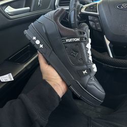 LV Trainers Black 