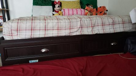 Box bed