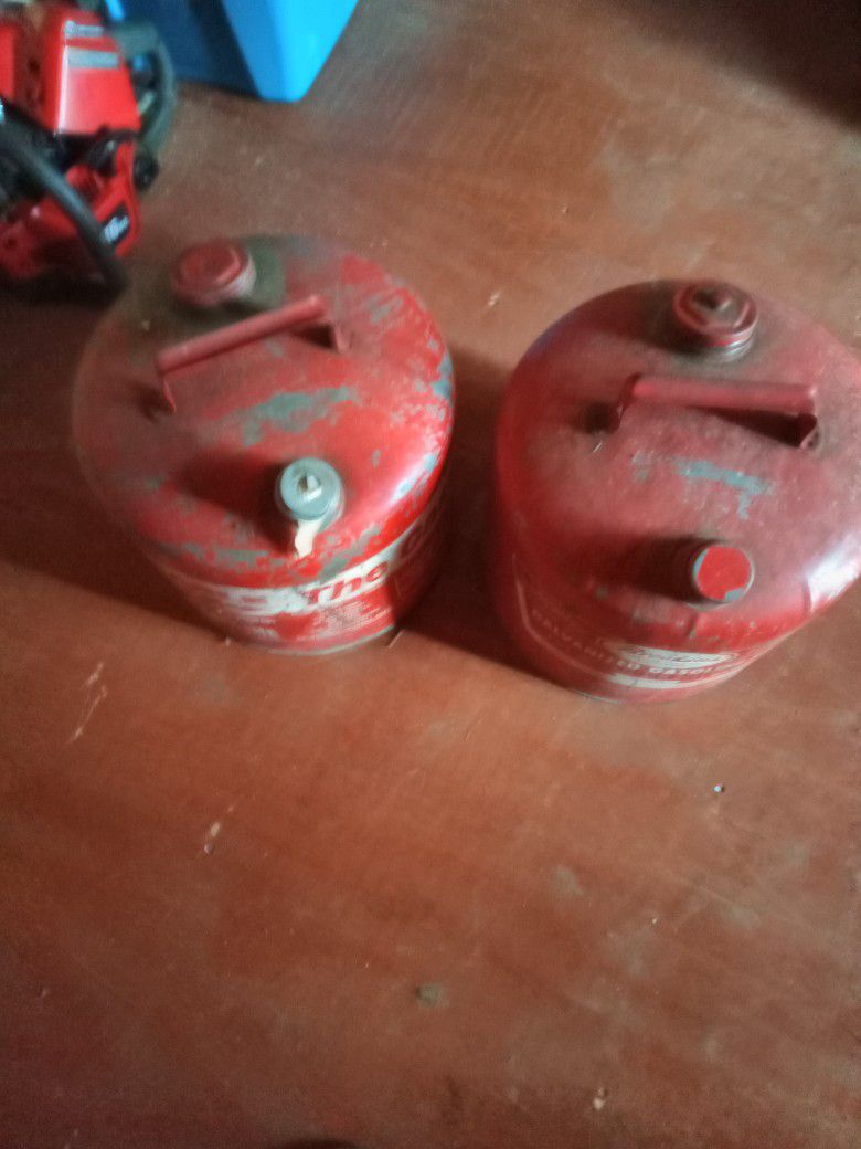 Metal Gas Cans 
