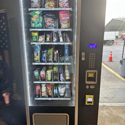Combo Vending Machine With Credit Card Reader 