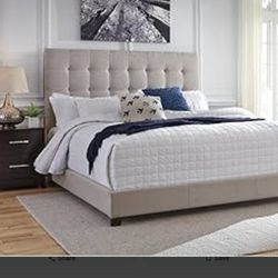 Roo.s To Go Fabric  King Bed