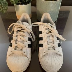 ADIDAS size 4
