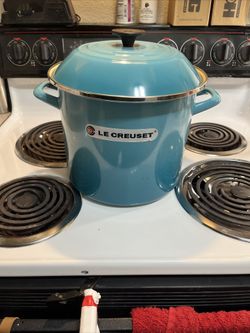 Le Creuset 8 Quart Stock Pot for Sale in Federal Way, WA - OfferUp