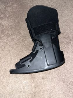 United Ortho Walking Brace/Boot