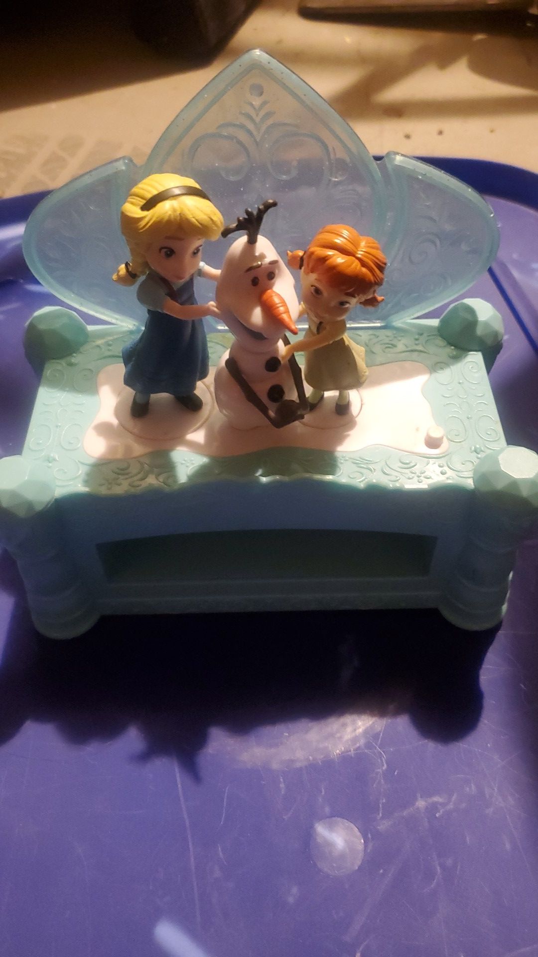 Frozen music box shelf