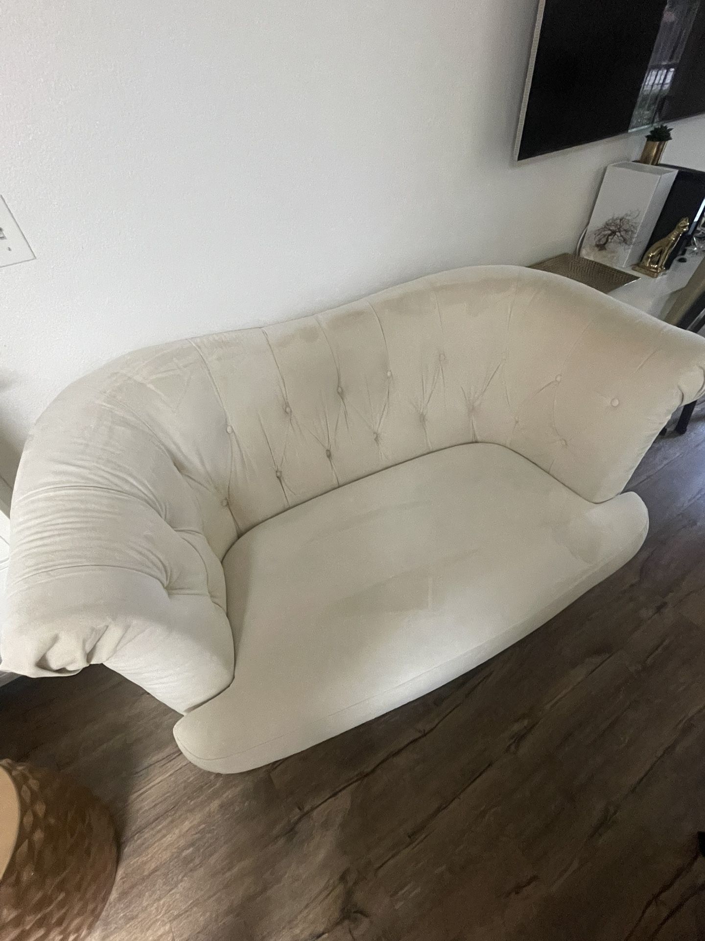 Loveseat 