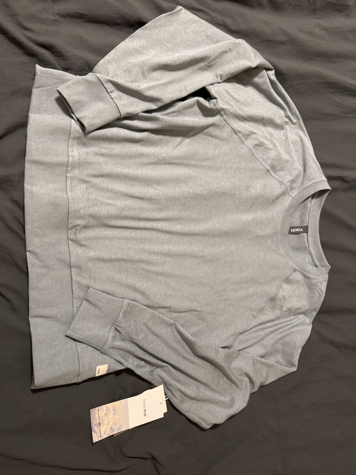 Brand new Vuori long sleeve top Size Small (4-6)