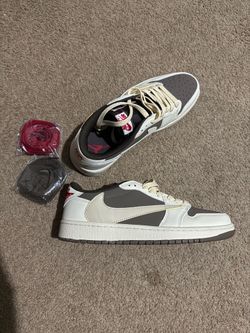 Travis Scott reverse mocha 8.5