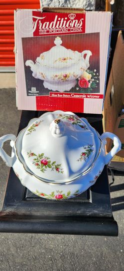 • Vintage Johann Haviland Moss Rose Fine Porcelain China Covered Vegetable Bowl