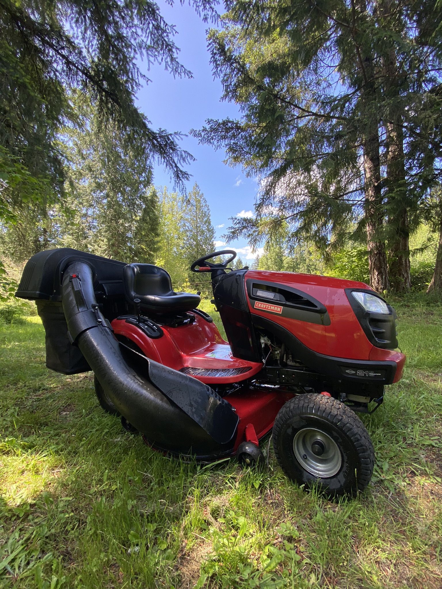 FS: Craftsman YT3000 Mower Riding Lawnmower w/ Bagger System