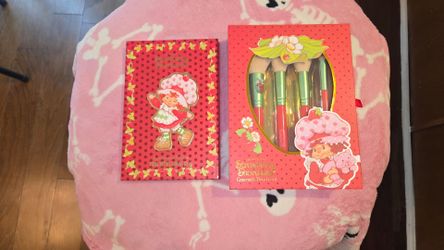 Strawberry Shortcake Makeup Set – Brand New In Box Eyeshadow & Brush Bundle