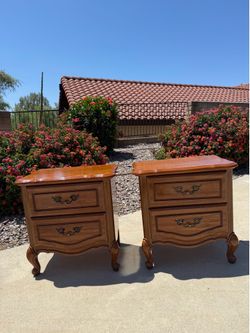 GORGEOUS!! Pair of French  Provincial Wood Nightstands (Read Description)