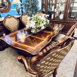 AICO By Michael Amini CORTINA Dining Set / 6 Chairs