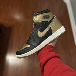Jordan 1 Black Metallic Gold Sz 10 