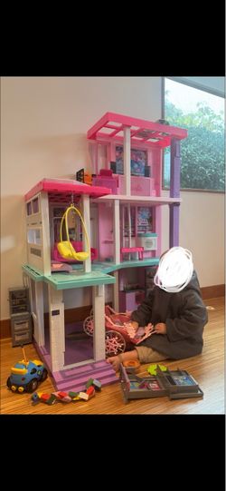 Barbie Dreamhouse 3-Story Dollhouse Playset