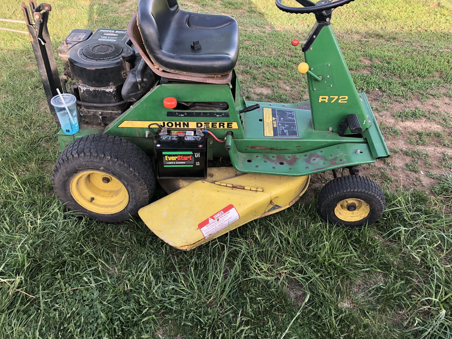 R72 John Deere lawn mower, includes double bag system