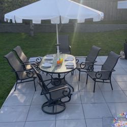 Outdoor Furniture: Glass Table and 6 Chairs 