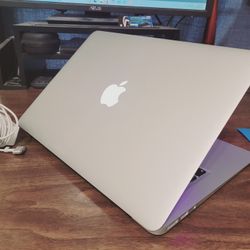 Apple MacBook Air 17