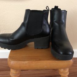 Black Women Boots Size 6