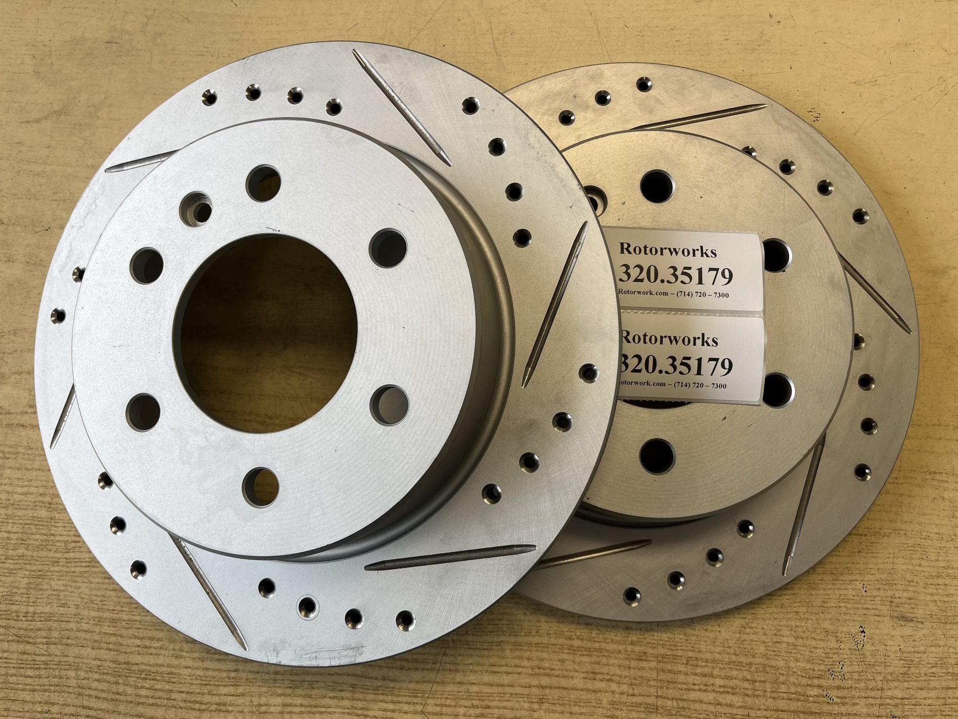 Freightliner Sprinter 3500 19-20 Rear Rotors Brake Pads