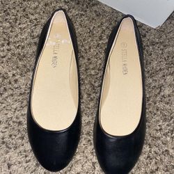 Women’s Black Flats Size 9 NEW