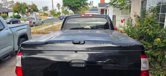 Toyota Tundra bed cover
