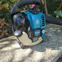 Makita 4 Stroke Gas Leaf Blower 