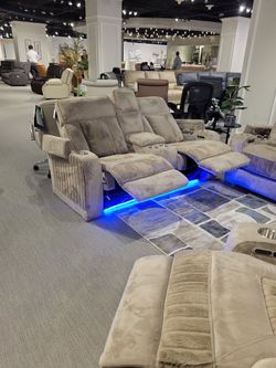 2  Pc Power  Recliner Drop Table Sofa  & Power recliner console Love seat!