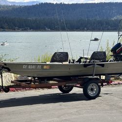 Aluminum Fishing Jon Boat 12' with 2003 6.0 hp Mercury Outboard and Trailer
