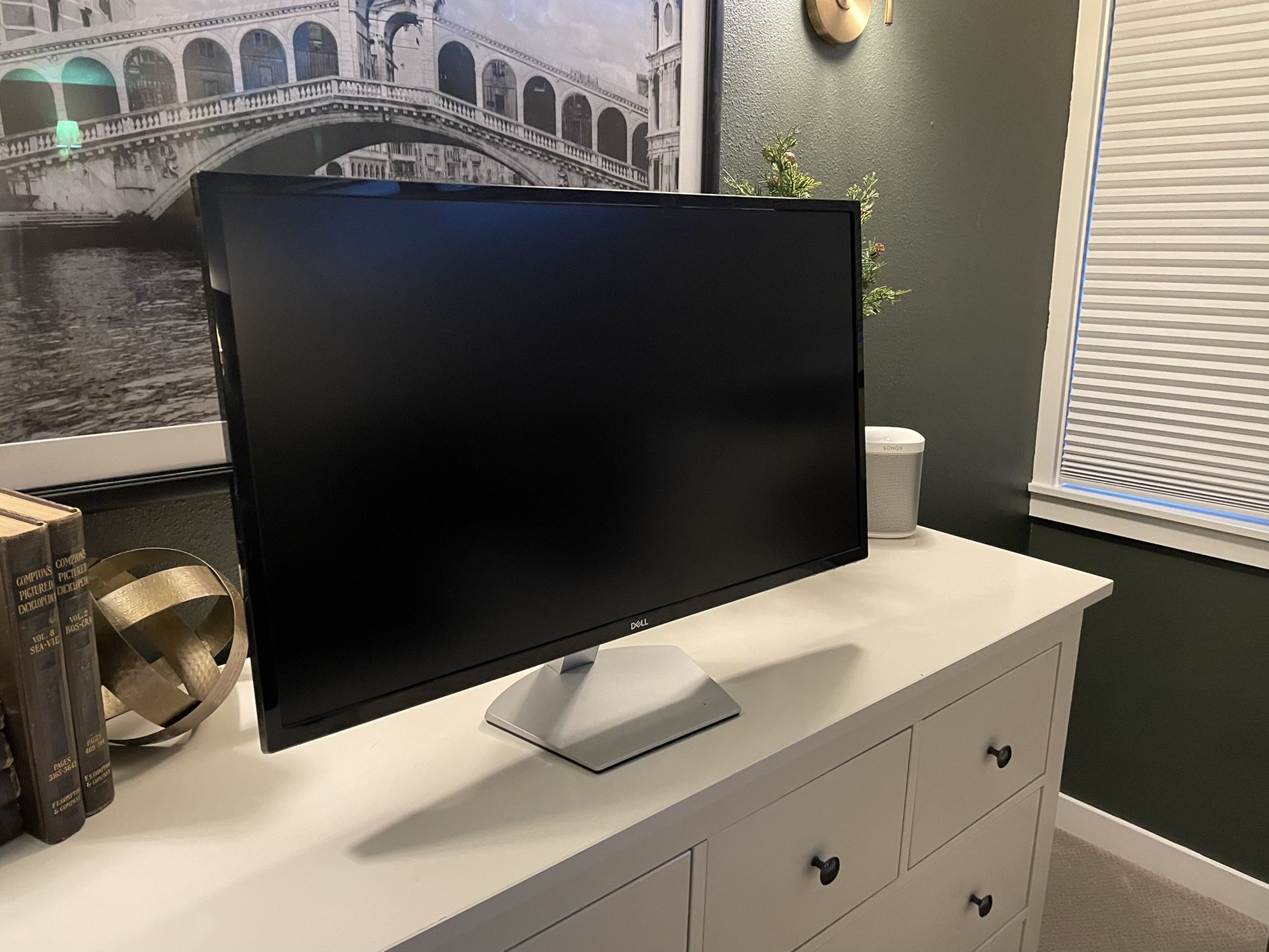 Dell Monitor Model S3219Dc