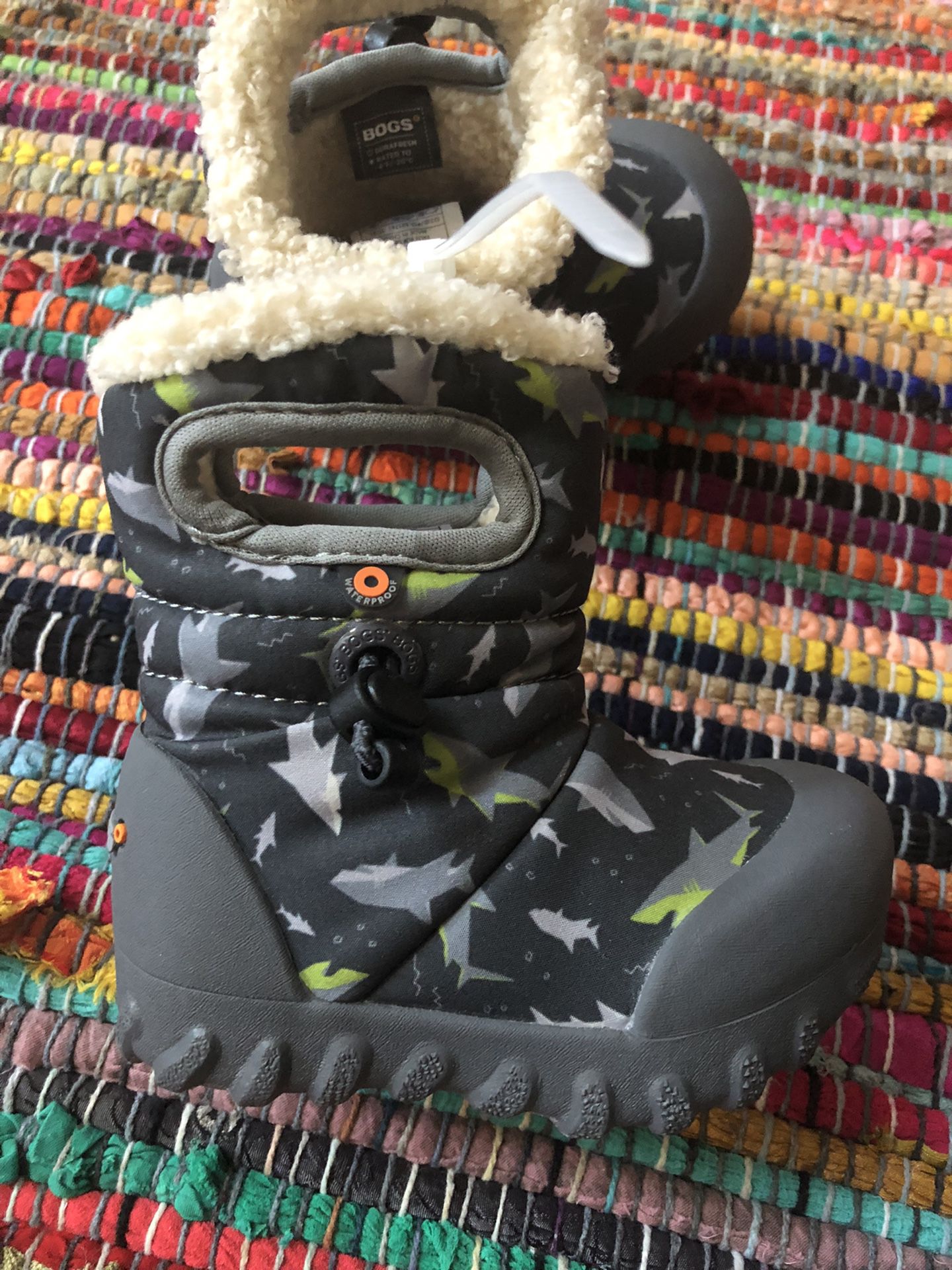 Bogs SHARKS  Baby Snow Boots Size 5 infant/21 Euro