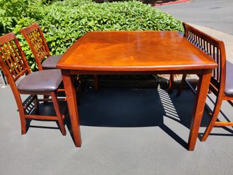 Dining Table w/ 4 Chairs & 1 Bench