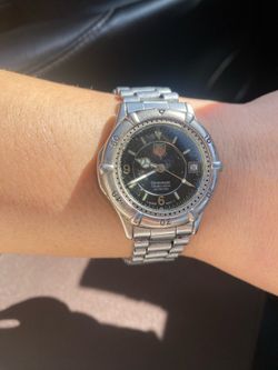 Watch TAG Heuer Professional 200m model from the 2000 series,