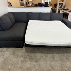 Living Spaces Sectional W/ Pull Out Bed 