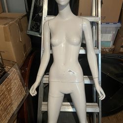 Maniquien Female