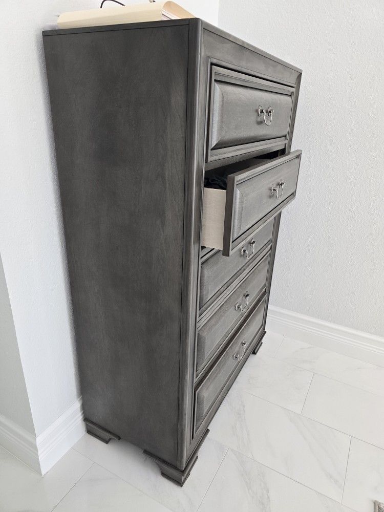 BIG 5 DRAWER CABINET 17' WIDE X 53' TALL