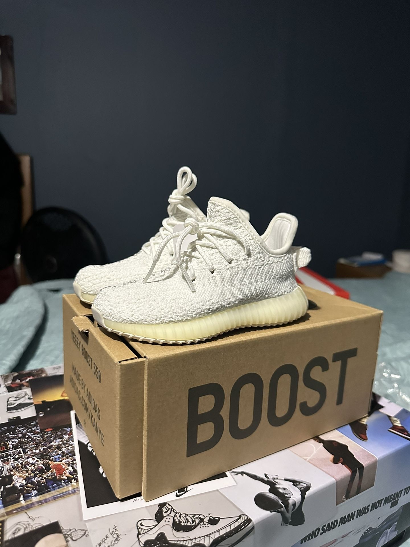 New Yeezy Boost 350 V2 “ Cream White” Size 7 in kids