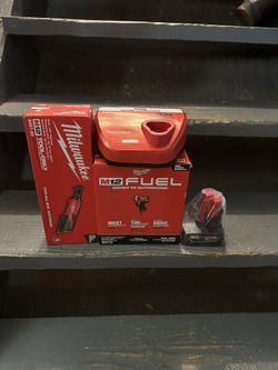 Milwaukee M12 Impact And Ratchet Kit 