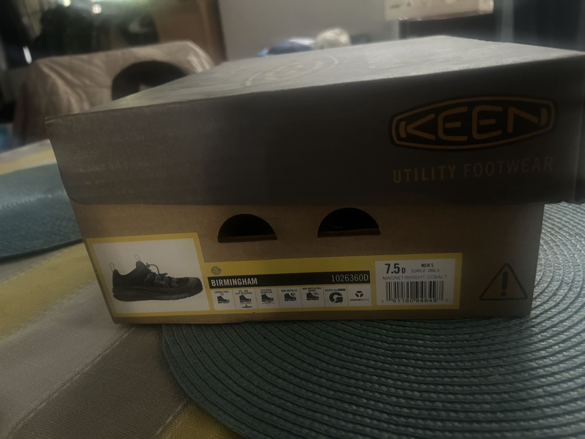 New In Box Never Worn Keen Steel Toe Shoes