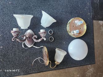 Three Light Fixtures All For 7$