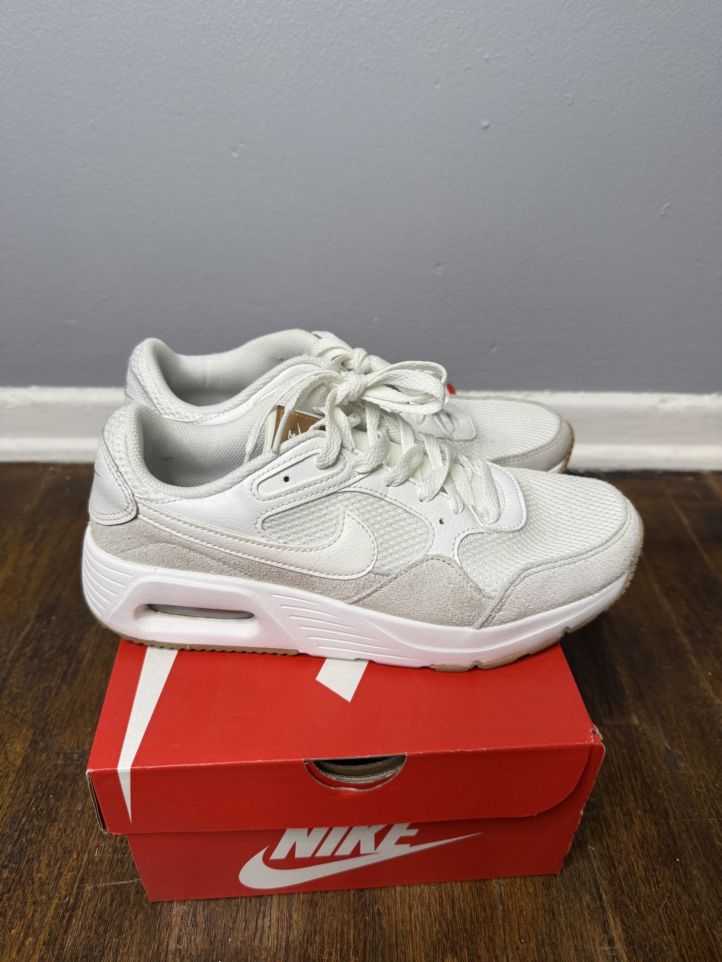 Nike Air Max - White And Beige Sneakers