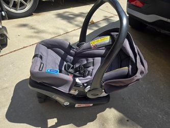 Carseat and base