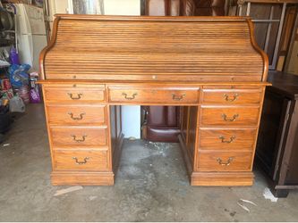 Ethan Allen Solid Oak Roll Top Desk – Large Executive Size – Excellent Condition