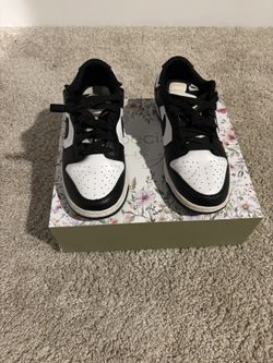 Nike Panda Dunks 