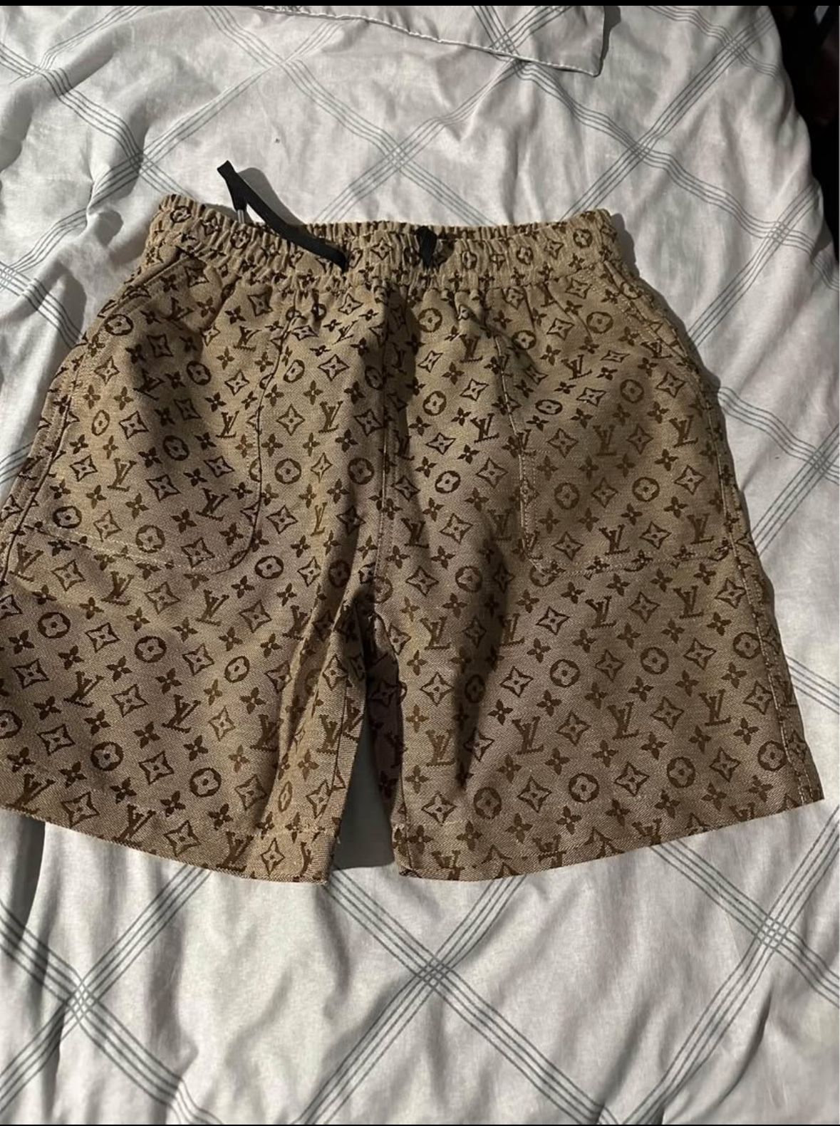 Lv Shorts