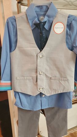 Toddler Boy 4 PC Suitset Size 4T