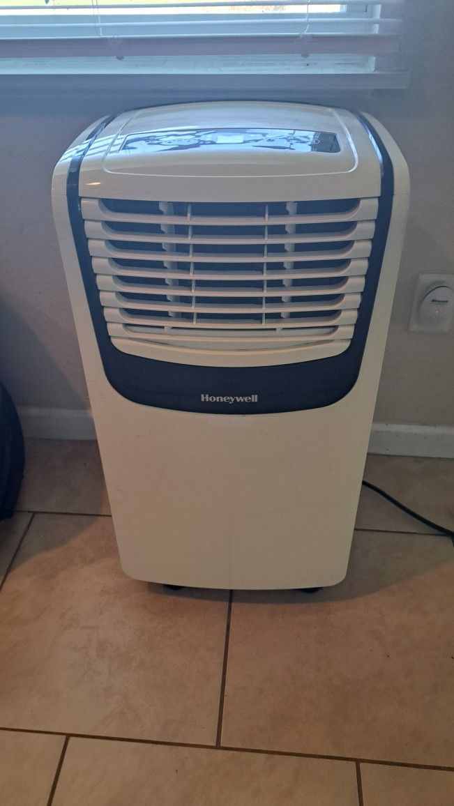 Honeywell 10,000 BTU AC/Dehumidifier