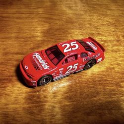 HOT WHEELS HENDRICK MOTORSPORTS MONTE CARLO AND TOOL BOX  1/64 SCALE DIECAST