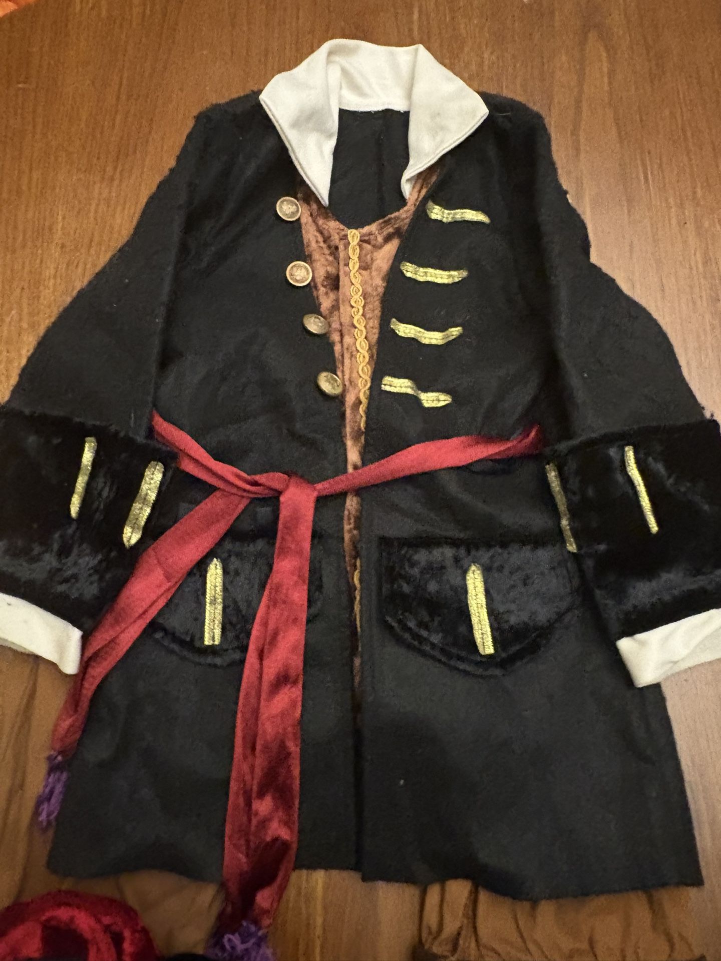 Size 3/4 Kids Pirate Costume $10