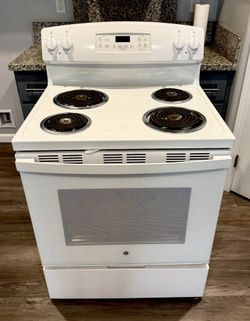 GE electric stove, White